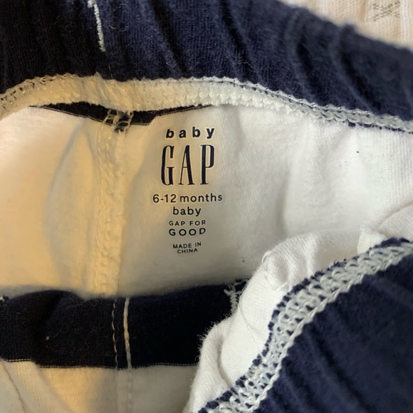 Blue & white striped cotton shorts from Baby Gap - Picture 4 of 4